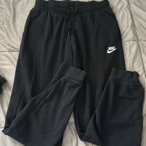 Nike sweatpants size small